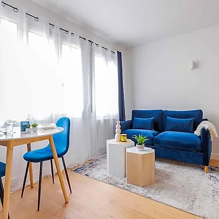 Beautiful For Two People - Puteaux Hotel
